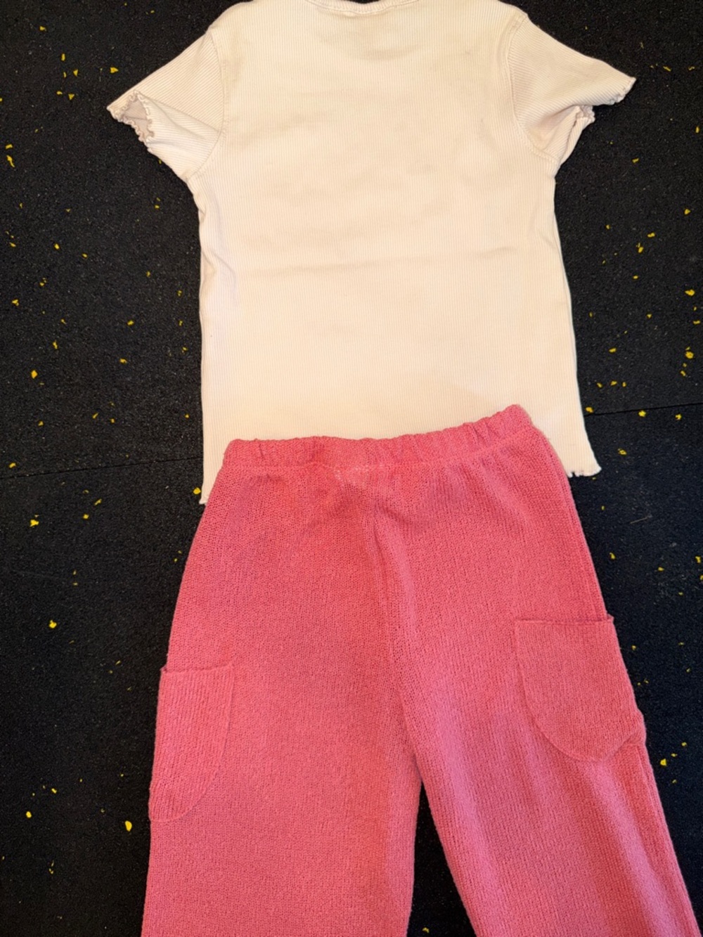 Zara Cream Top with Pink Flowers & Salmon Pink Flowy Pants - Picture 4 of 5